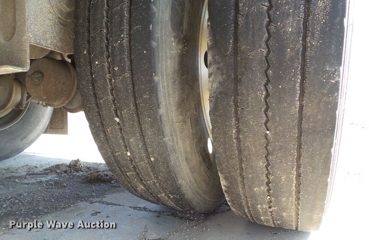 image for item DF0830 2008 Wilson PSDCL-402P livestock trailer