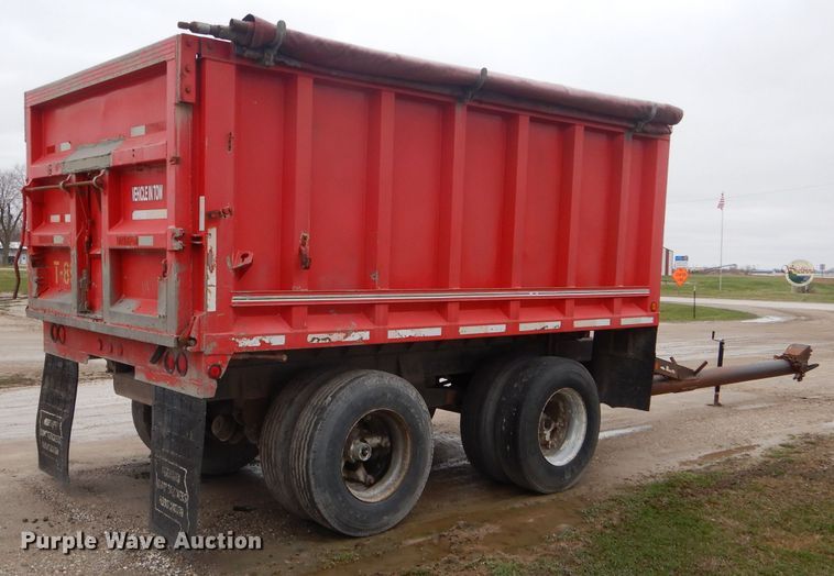 image for item DF3030 1980 C&P end dump trailer