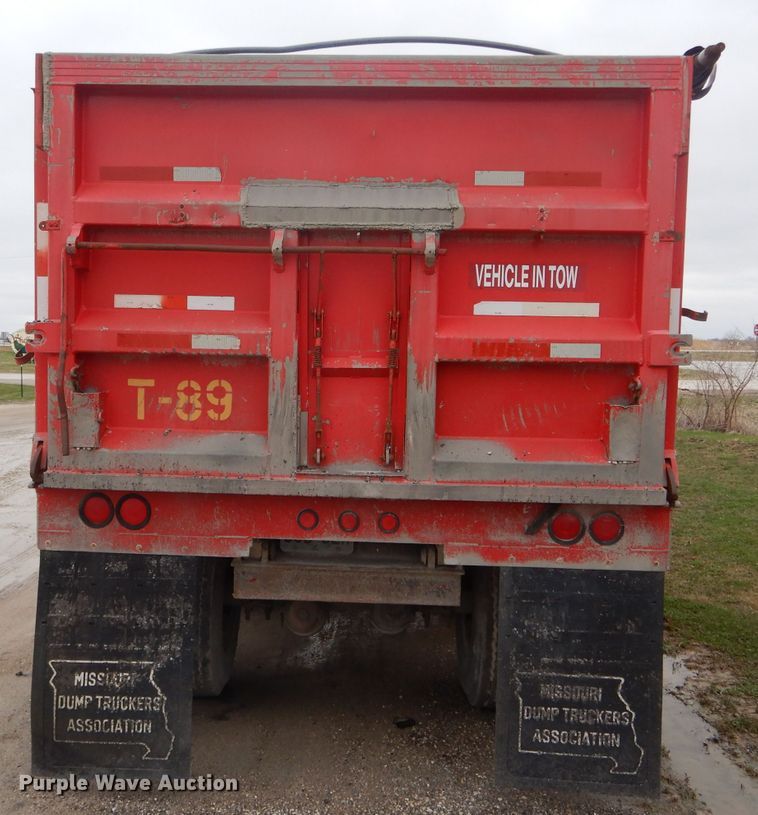 image for item DF3030 1980 C&P end dump trailer