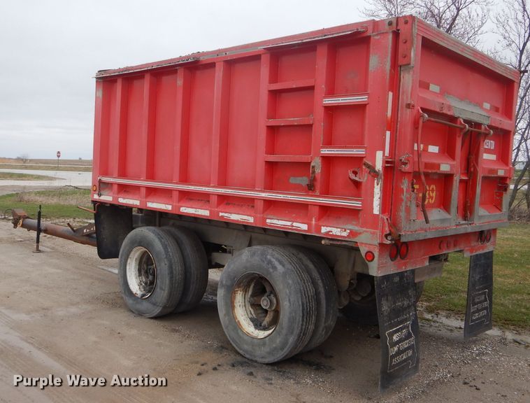 image for item DF3030 1980 C&P end dump trailer
