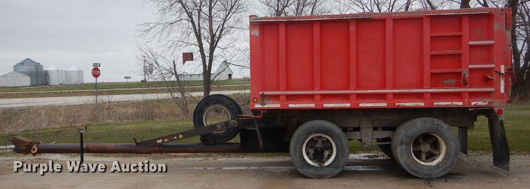image for item DF3030 1980 C&P end dump trailer
