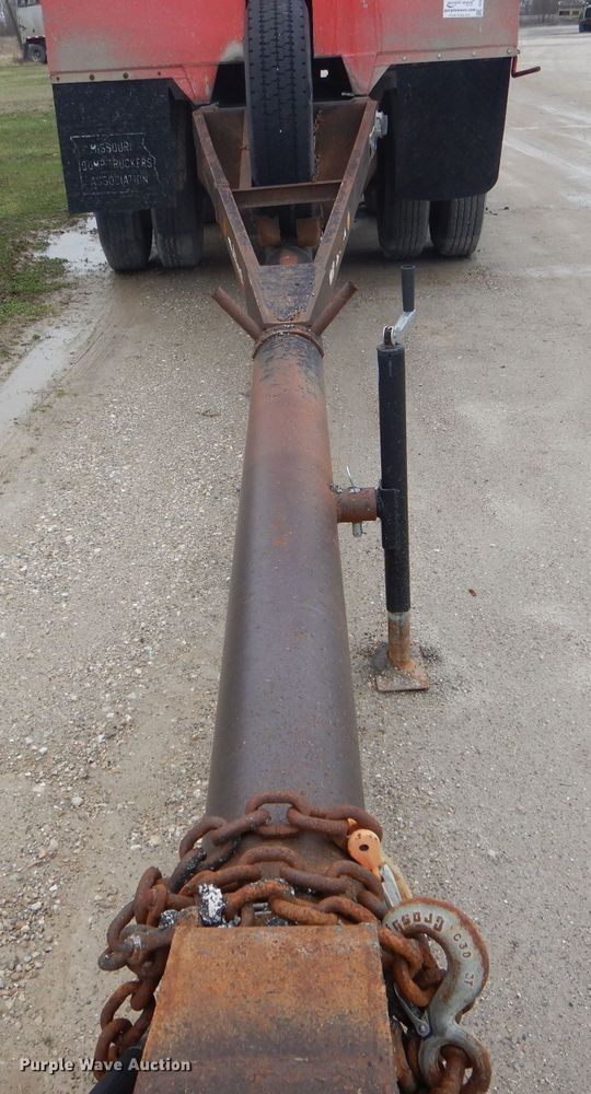 image for item DF3030 1980 C&P end dump trailer