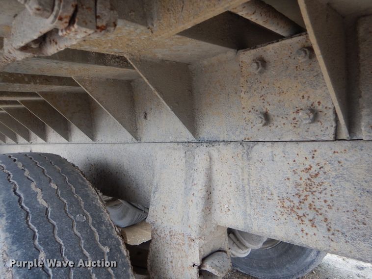 image for item DF3030 1980 C&P end dump trailer