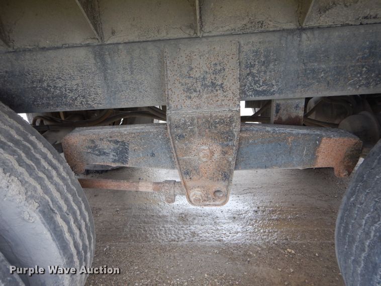 image for item DF3030 1980 C&P end dump trailer