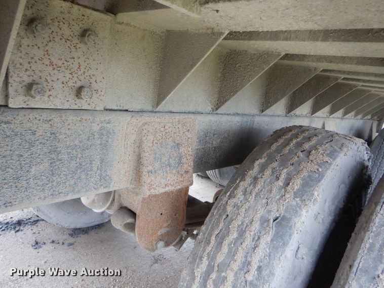 image for item DF3030 1980 C&P end dump trailer