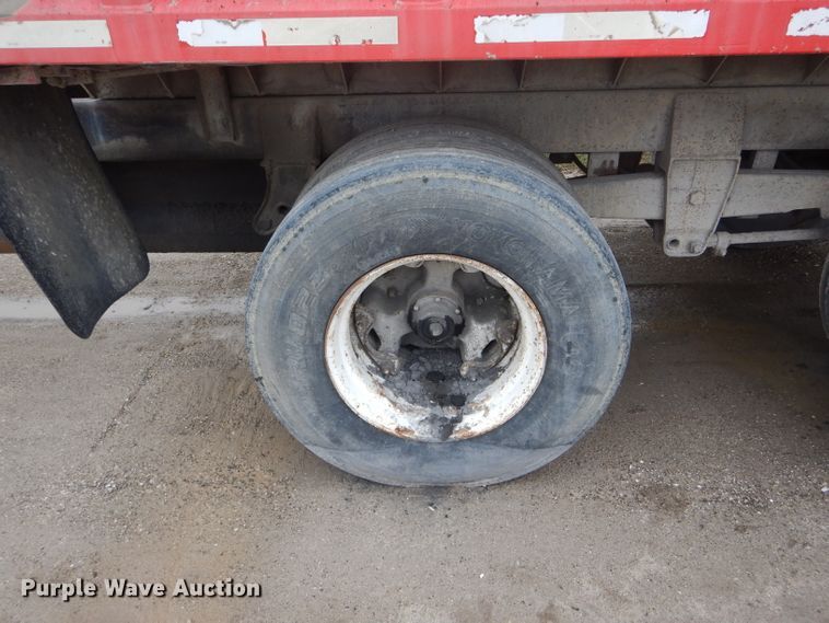 image for item DF3030 1980 C&P end dump trailer