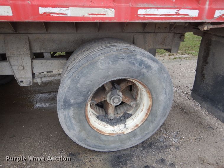 image for item DF3030 1980 C&P end dump trailer