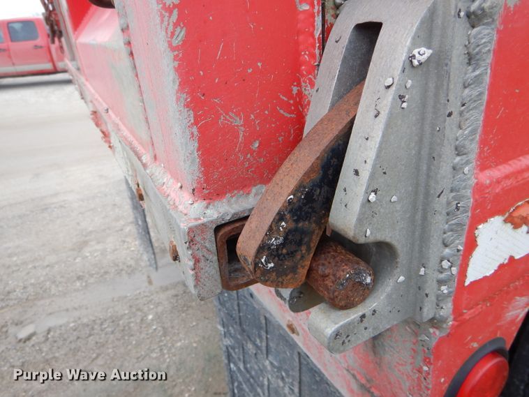 image for item DF3031 1981 C&P WS72-HPT-120-14 end dump trailer