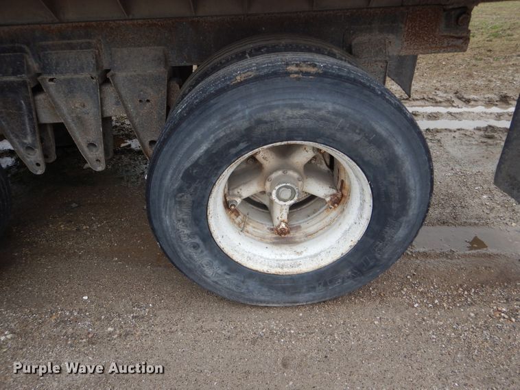 image for item DF3031 1981 C&P WS72-HPT-120-14 end dump trailer