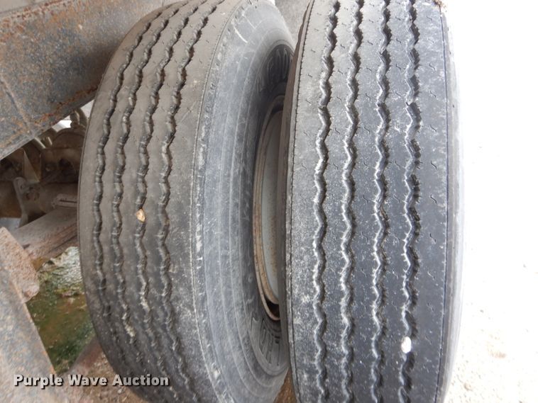 image for item DF3031 1981 C&P WS72-HPT-120-14 end dump trailer