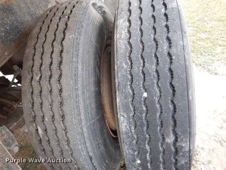 image for item DF3031 1981 C&P WS72-HPT-120-14 end dump trailer