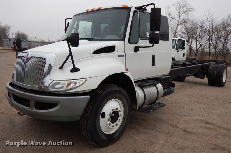image for item DF6032 2012 International DuraStar 4300 truck cab and chassis