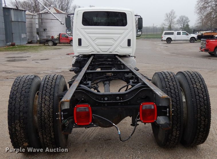 image for item DF6032 2012 International DuraStar 4300 truck cab and chassis