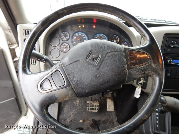 image for item DF6032 2012 International DuraStar 4300 truck cab and chassis