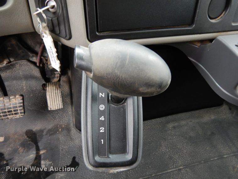 image for item DF6032 2012 International DuraStar 4300 truck cab and chassis