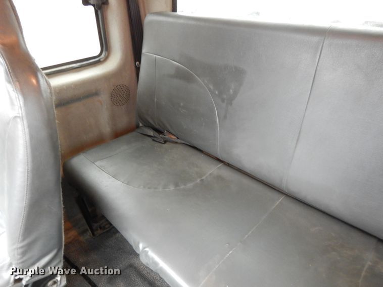 image for item DF6032 2012 International DuraStar 4300 truck cab and chassis