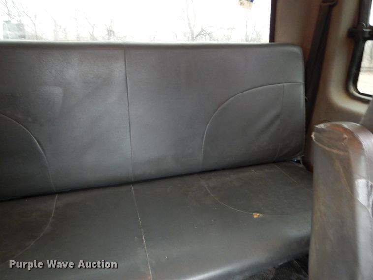 image for item DF6032 2012 International DuraStar 4300 truck cab and chassis