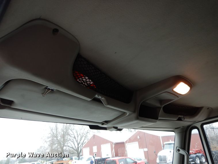 image for item DF6032 2012 International DuraStar 4300 truck cab and chassis