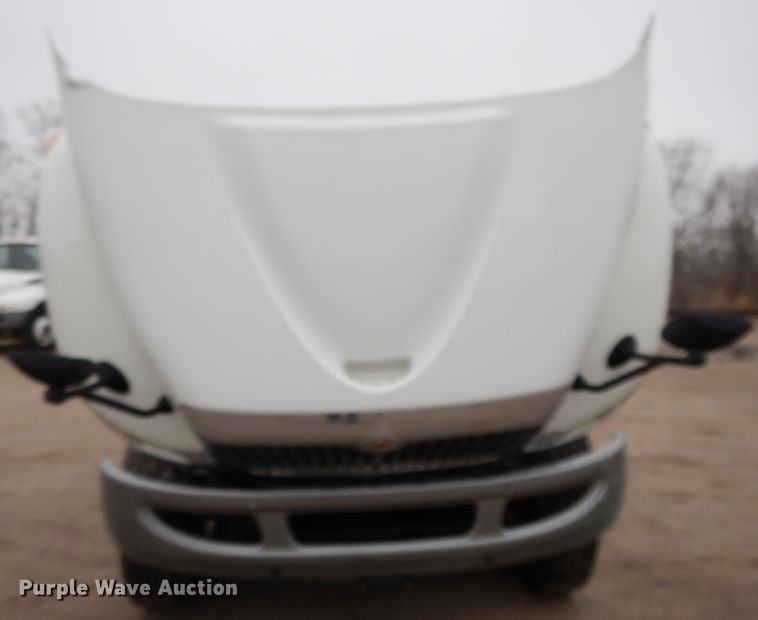 image for item DF6032 2012 International DuraStar 4300 truck cab and chassis