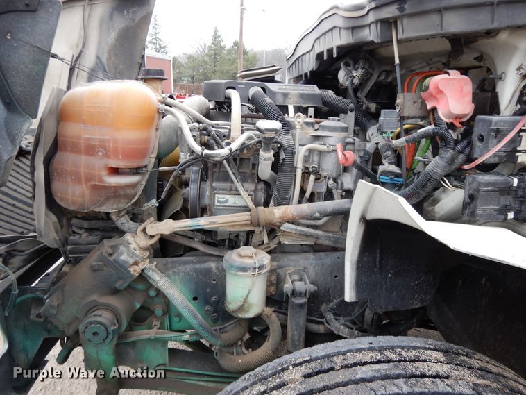 image for item DF6032 2012 International DuraStar 4300 truck cab and chassis