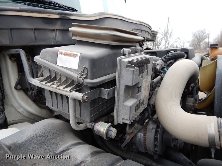 image for item DF6032 2012 International DuraStar 4300 truck cab and chassis