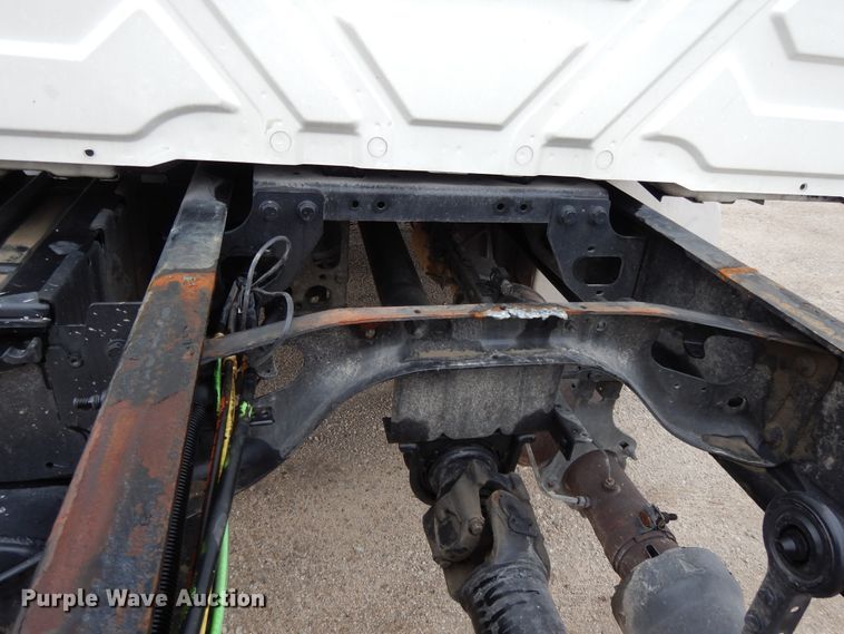 image for item DF6032 2012 International DuraStar 4300 truck cab and chassis