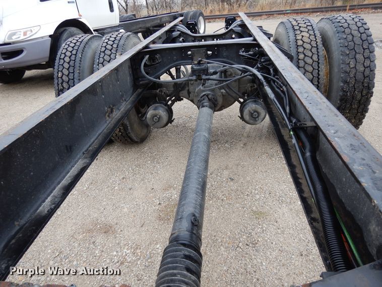 image for item DF6032 2012 International DuraStar 4300 truck cab and chassis