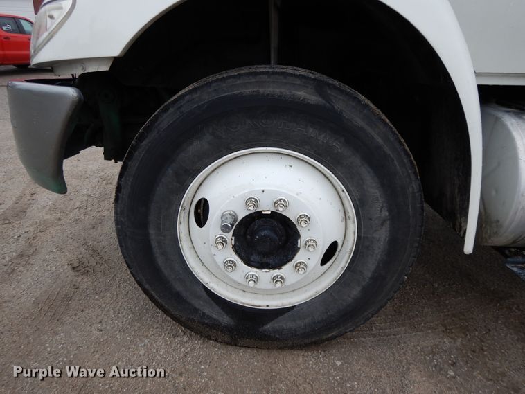 image for item DF6032 2012 International DuraStar 4300 truck cab and chassis