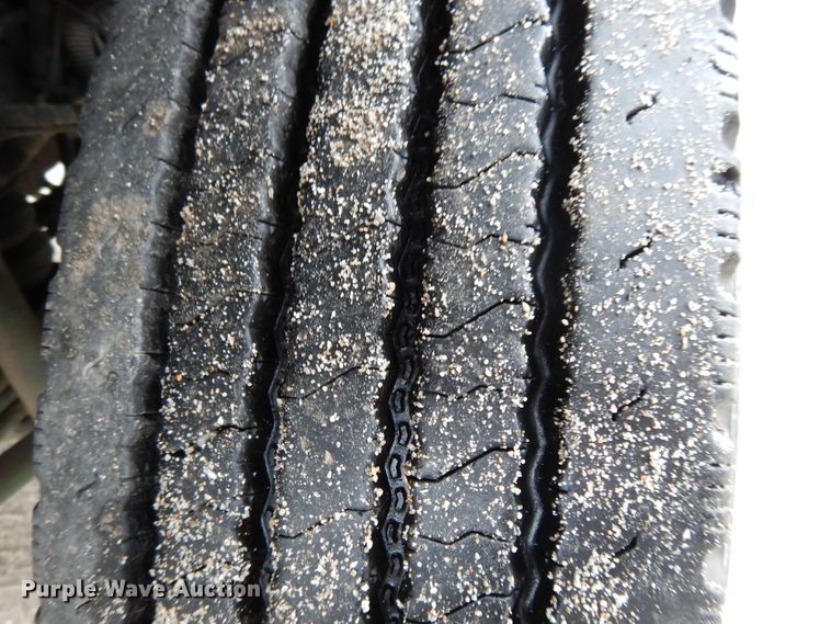 image for item DF6032 2012 International DuraStar 4300 truck cab and chassis