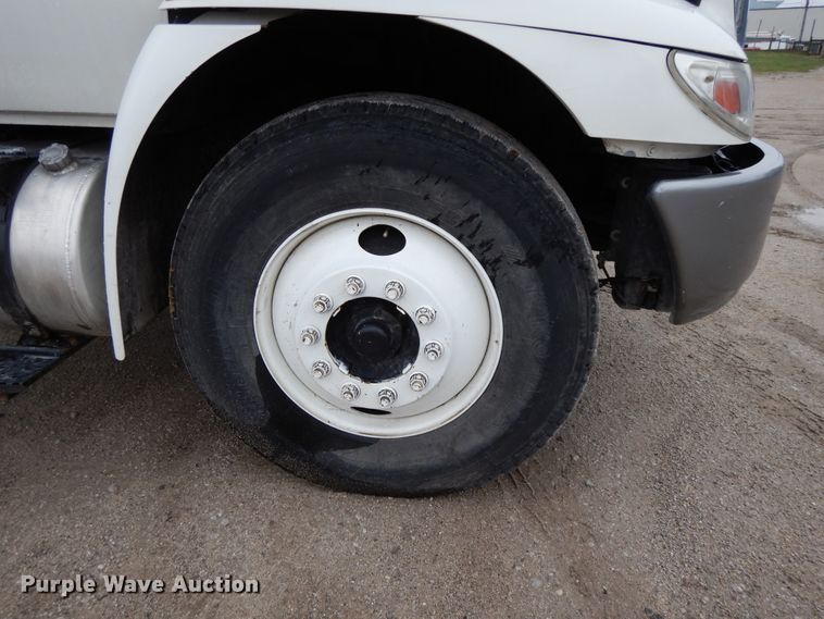 image for item DF6032 2012 International DuraStar 4300 truck cab and chassis