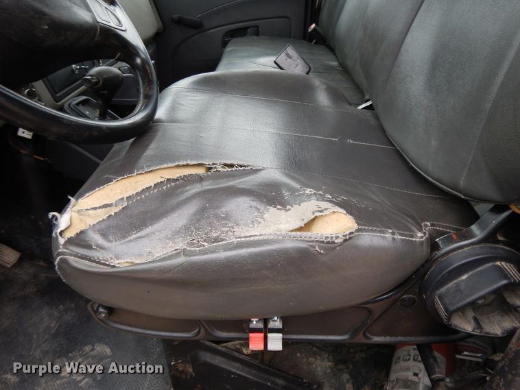 image for item DF6033 2012 International DuraStar 4300 truck cab and chassis