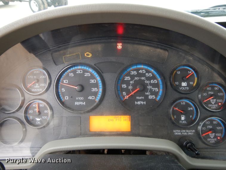 image for item DF6033 2012 International DuraStar 4300 truck cab and chassis