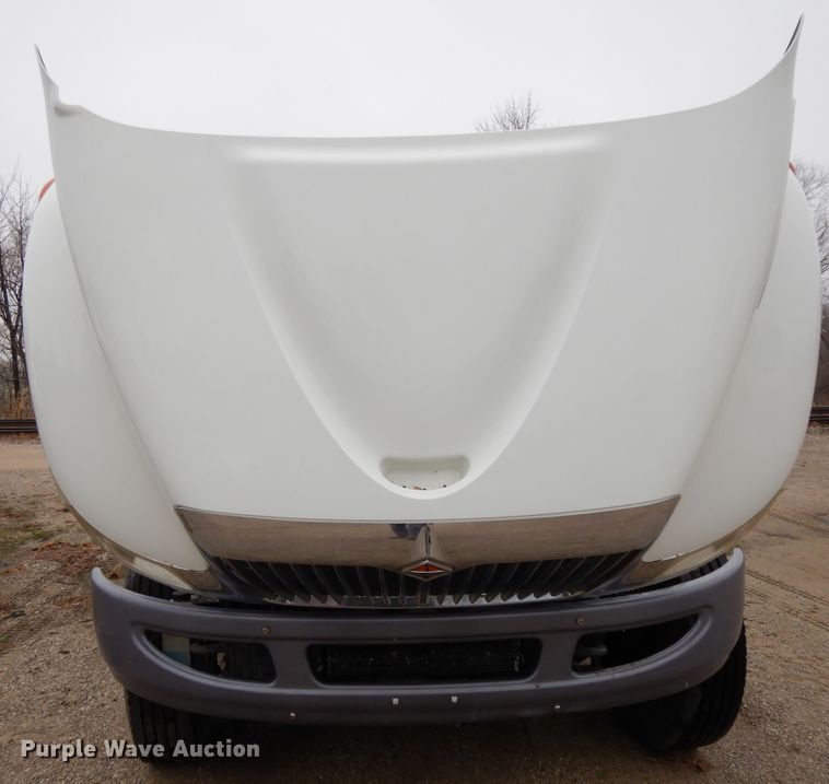 image for item DF6033 2012 International DuraStar 4300 truck cab and chassis