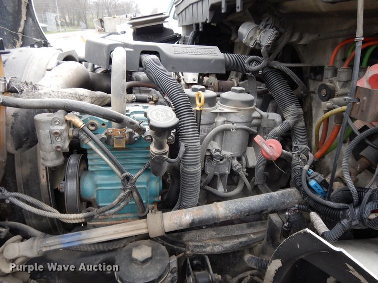 image for item DF6033 2012 International DuraStar 4300 truck cab and chassis