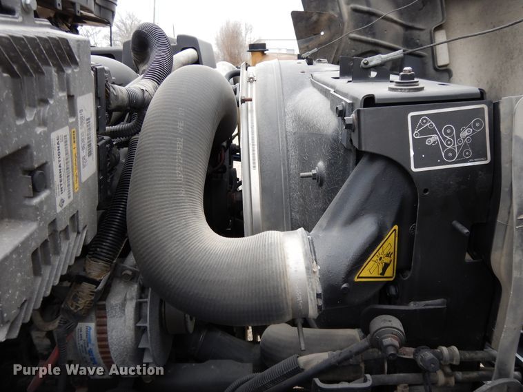 image for item DF6033 2012 International DuraStar 4300 truck cab and chassis