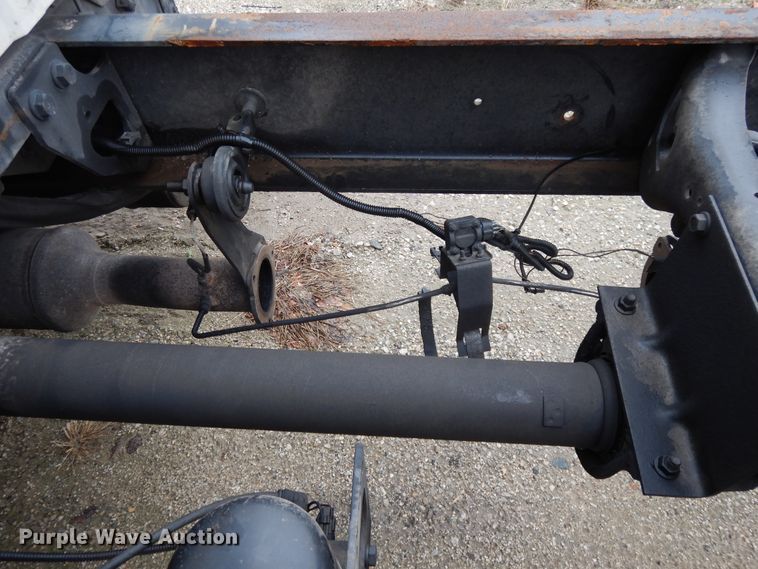 image for item DF6033 2012 International DuraStar 4300 truck cab and chassis