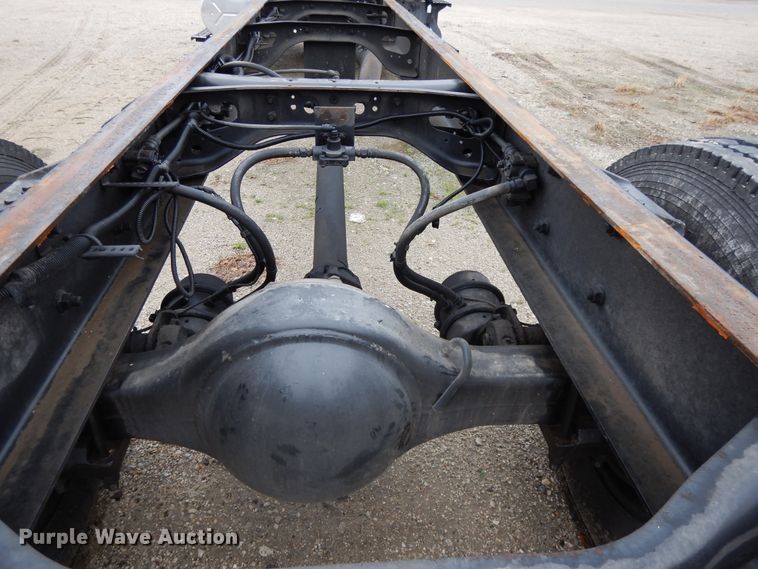 image for item DF6033 2012 International DuraStar 4300 truck cab and chassis