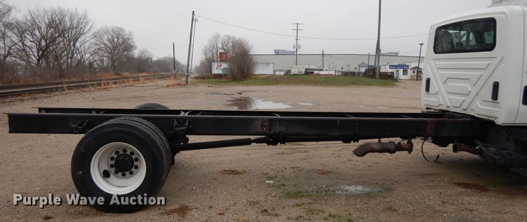 image for item DF6033 2012 International DuraStar 4300 truck cab and chassis