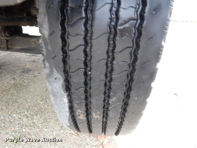 image for item DF6033 2012 International DuraStar 4300 truck cab and chassis