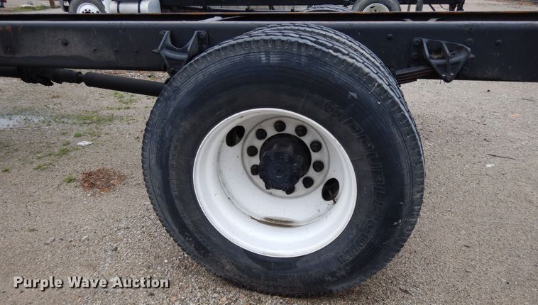 image for item DF6033 2012 International DuraStar 4300 truck cab and chassis