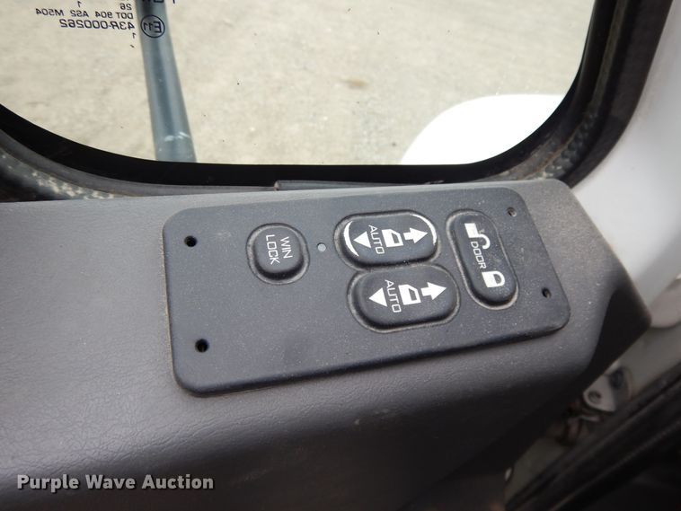 image for item DF6034 2012 International DuraStar 4300 truck cab and chassis