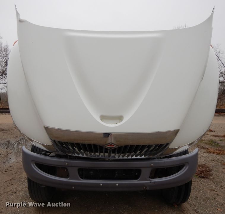 image for item DF6034 2012 International DuraStar 4300 truck cab and chassis