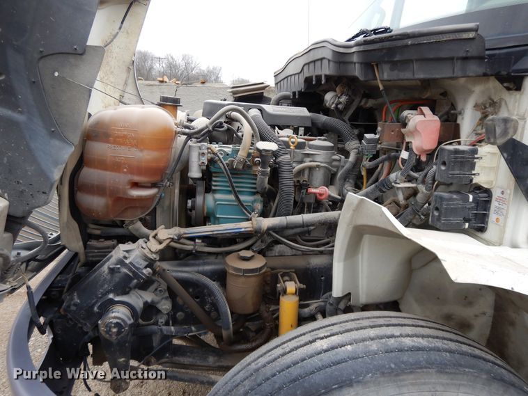 image for item DF6034 2012 International DuraStar 4300 truck cab and chassis