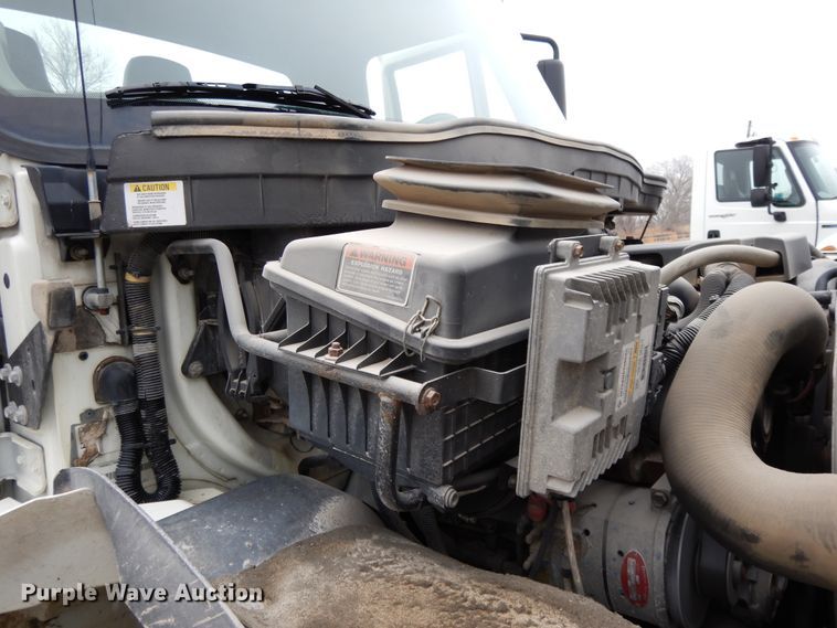 image for item DF6034 2012 International DuraStar 4300 truck cab and chassis