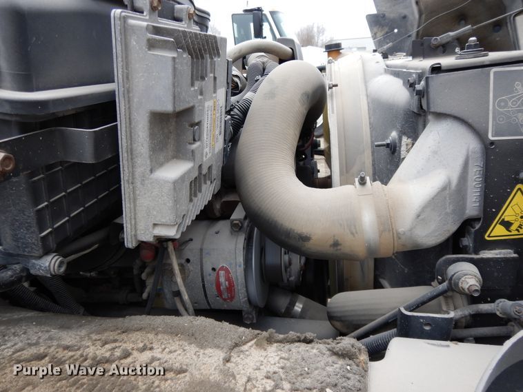 image for item DF6034 2012 International DuraStar 4300 truck cab and chassis