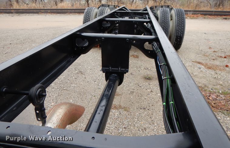 image for item DF6034 2012 International DuraStar 4300 truck cab and chassis