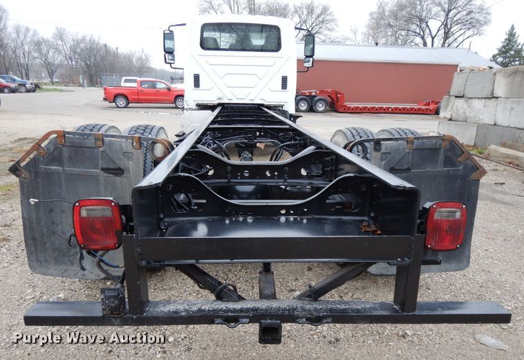 image for item DF6034 2012 International DuraStar 4300 truck cab and chassis