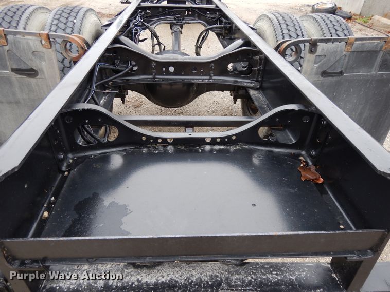 image for item DF6034 2012 International DuraStar 4300 truck cab and chassis