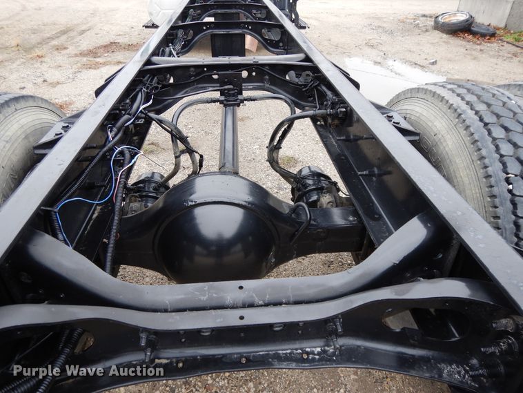 image for item DF6034 2012 International DuraStar 4300 truck cab and chassis