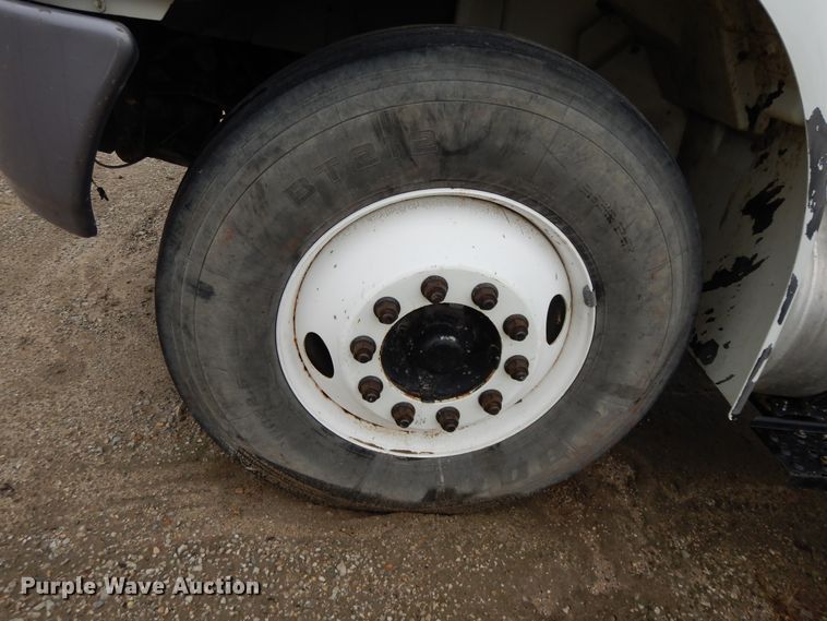 image for item DF6034 2012 International DuraStar 4300 truck cab and chassis